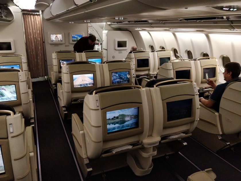 Boeing 777-300 салон