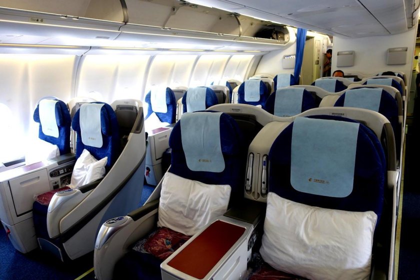China Eastern Airlines бизнес класс 330-300