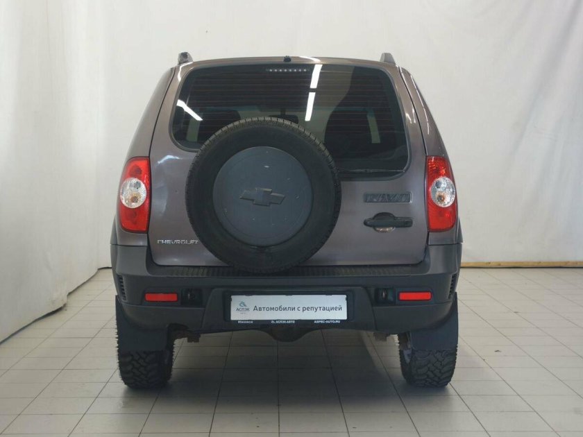 Chevrolet Niva 2017 серый метан