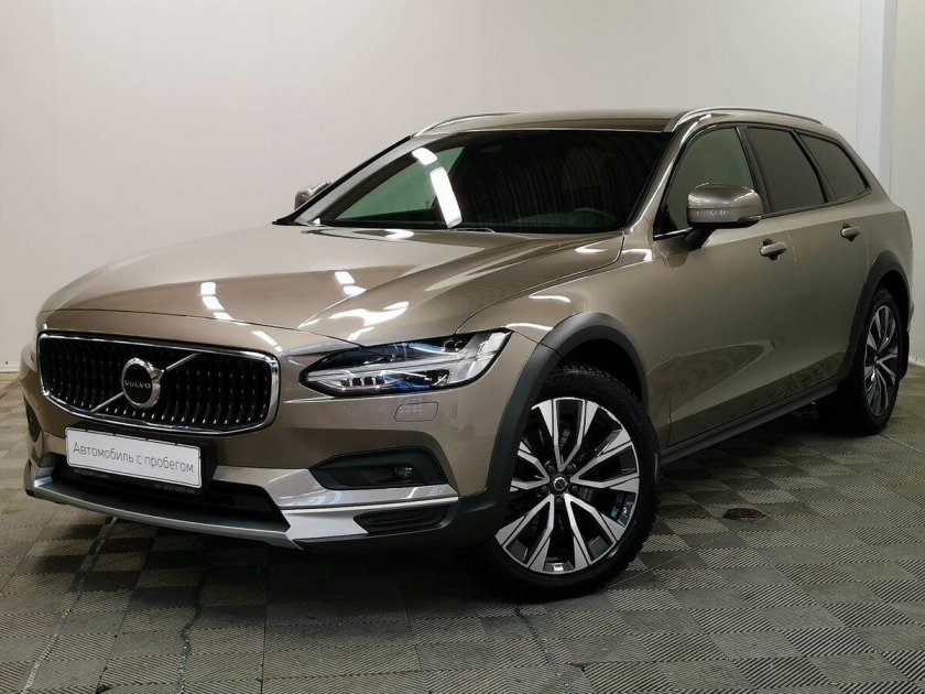 V90 Cross Country 2023