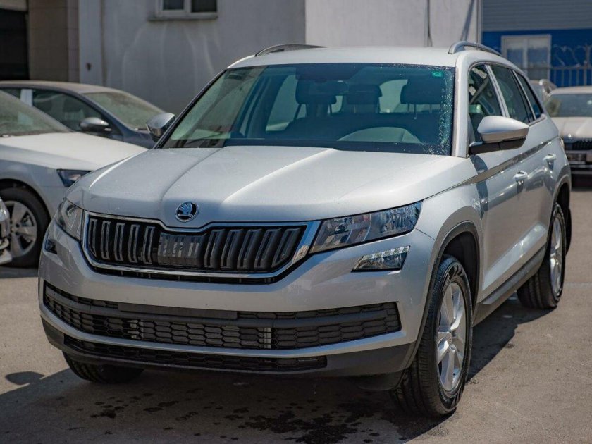 Серебристый Skoda Kodiaq i 1.4 AMT (150 Л.С.) 4wd с пробегом