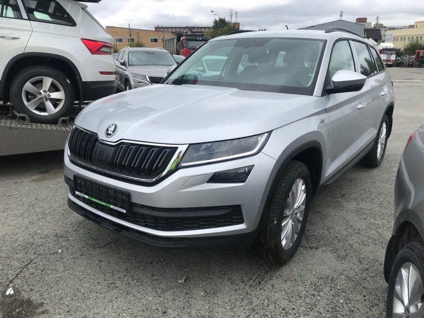 Шкода Кодиак серебристый