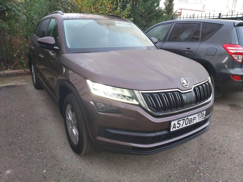 Шкода Карок серебристый металлик