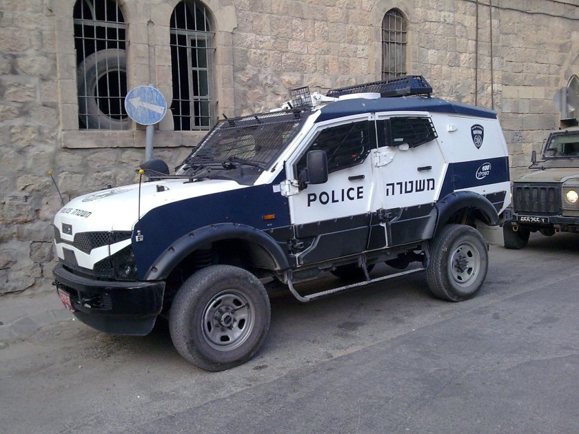 Полицейский бронеавтомобиль Израиля