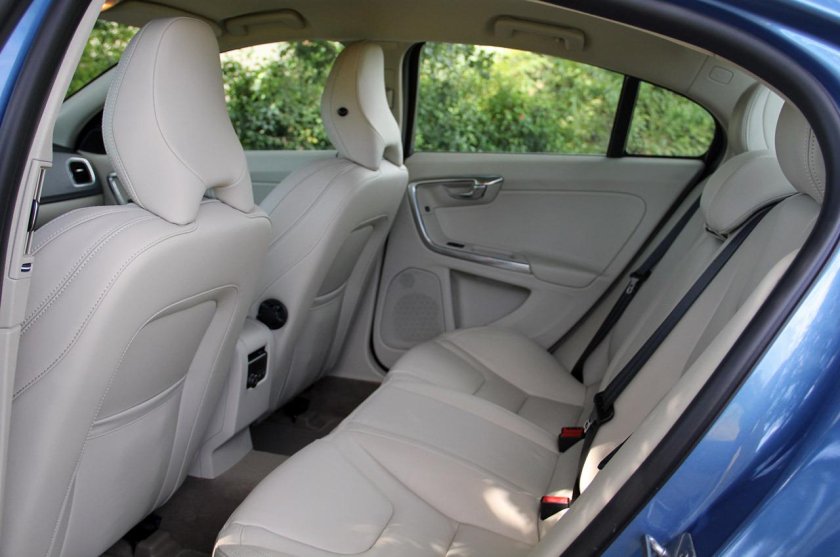 Вольво s60 салон сзади