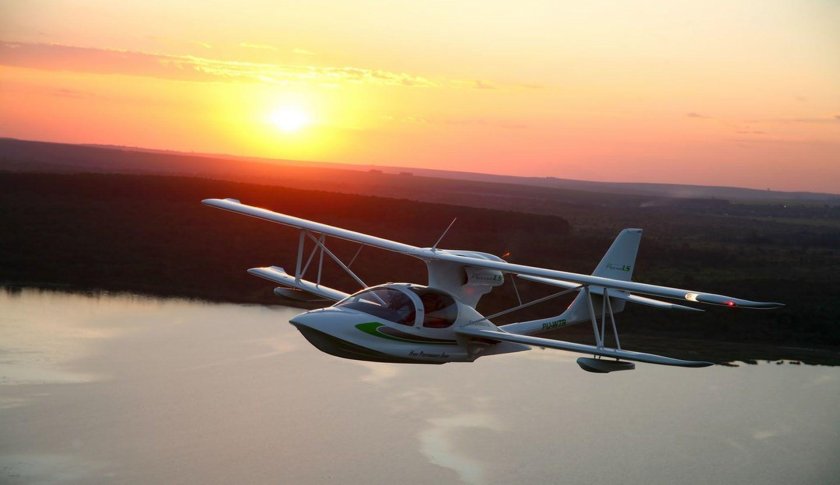 Самолет Бриз