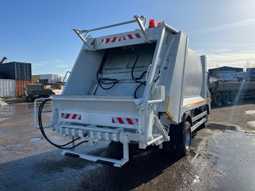 Mitsubishi fuso canter мусоровоз