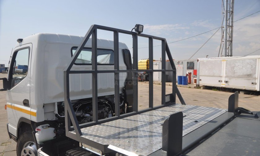 Мицубиси Фусо Кантер бункеровоз