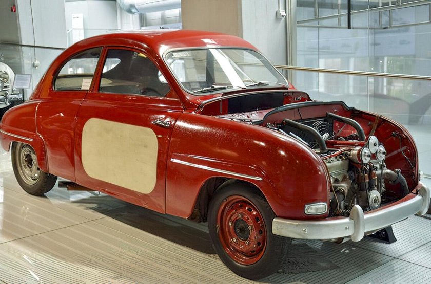 Автомобиль saab