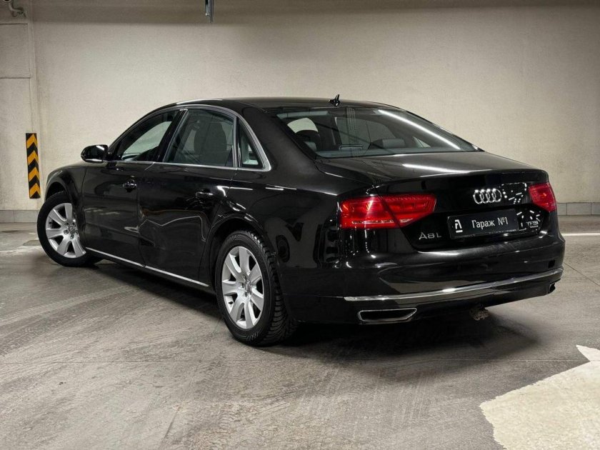 Audi a8 iii (d4)