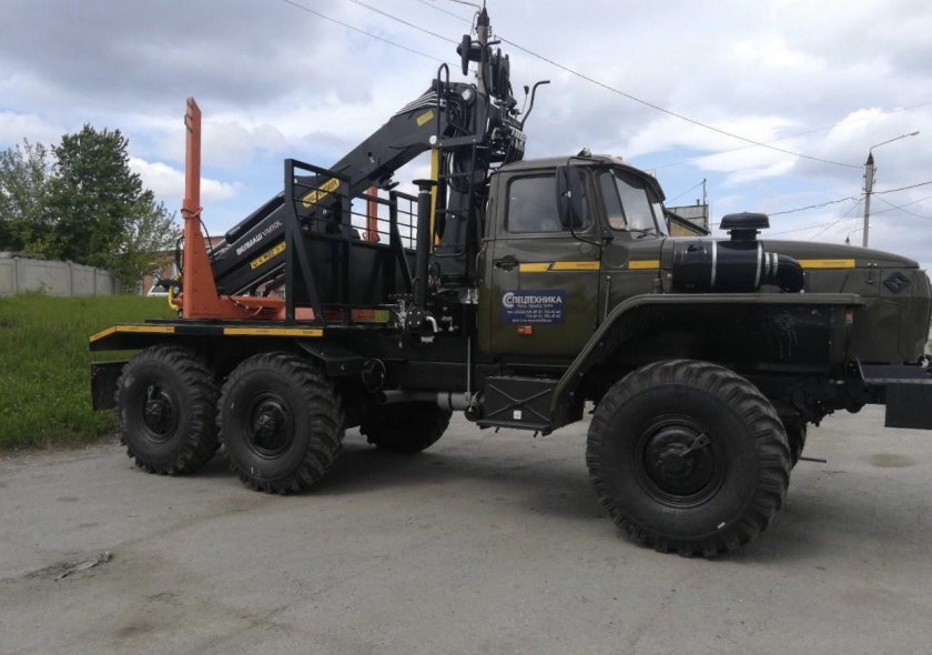 Лесовоз Урал ЯМЗ 236