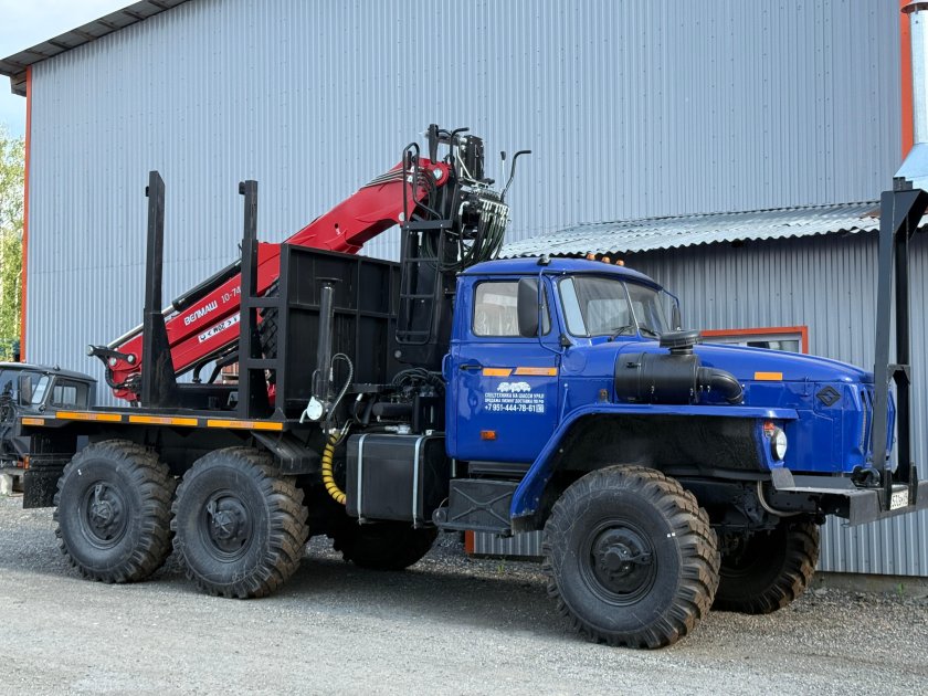 Лесовоз урал