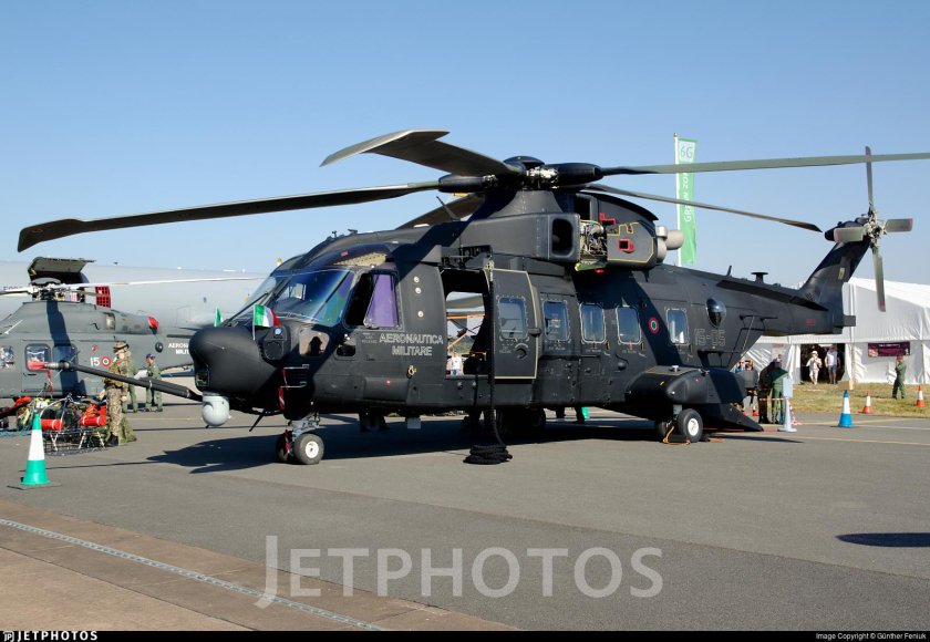 Вертолет военный