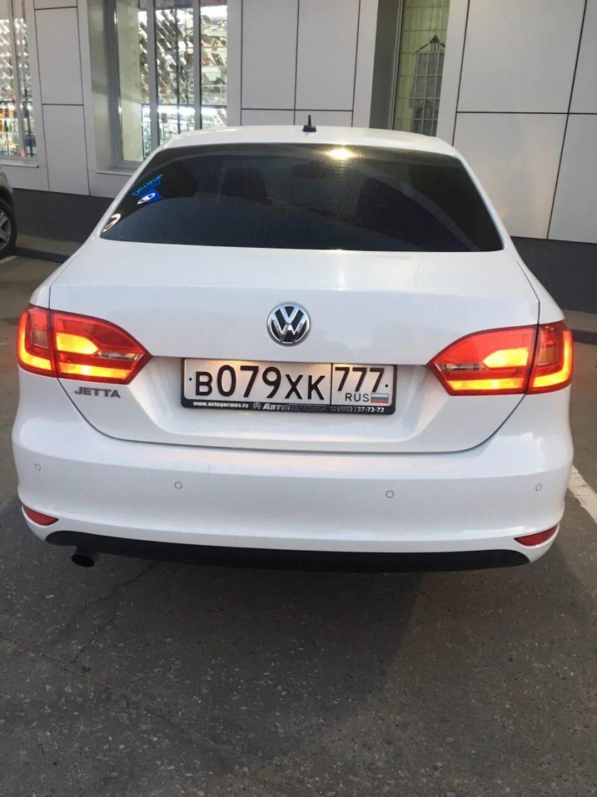 Volkswagen Jetta 6 сзади
