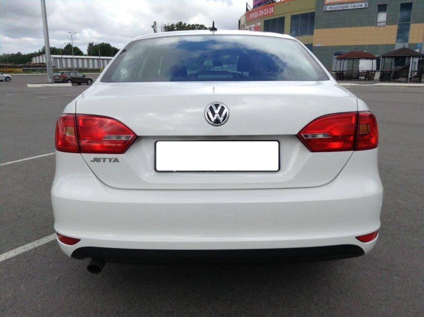 Volkswagen Jetta 6 сзади