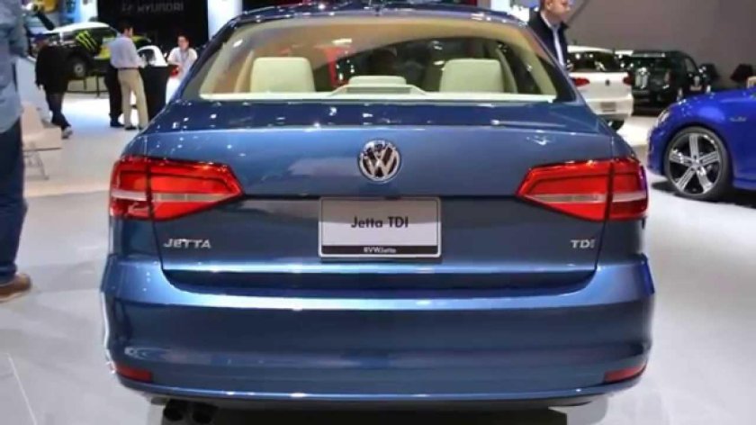Фольксваген Джетта 2015 сзади