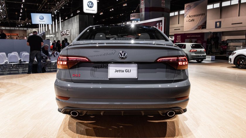 VW Jetta 2022 зад