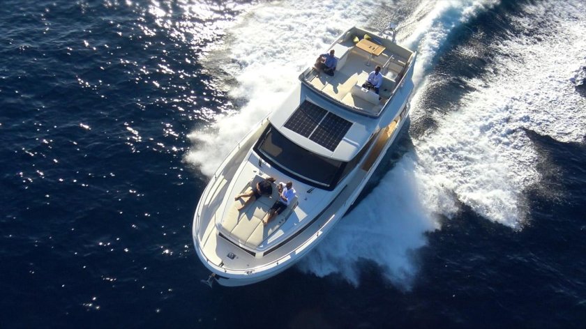 Яхта greenline 48 fly