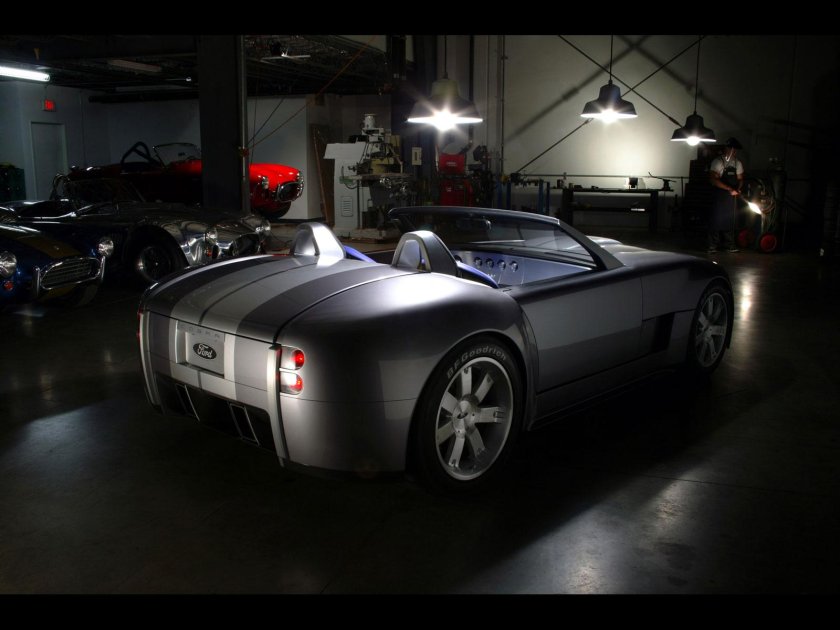 Ford Shelby Cobra Concept 2004