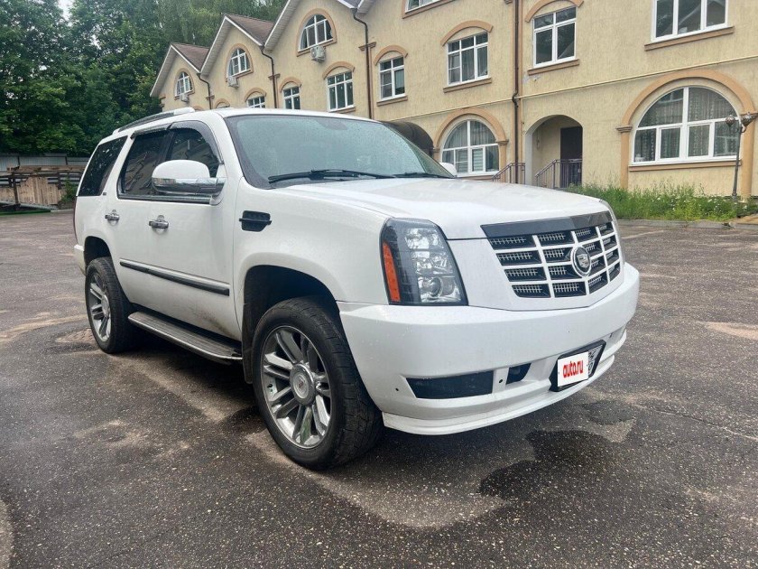 Кадиллак эскалейд 2012 белый