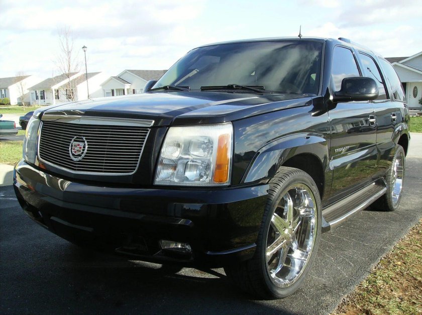 Кадиллак Эскалейд 2003