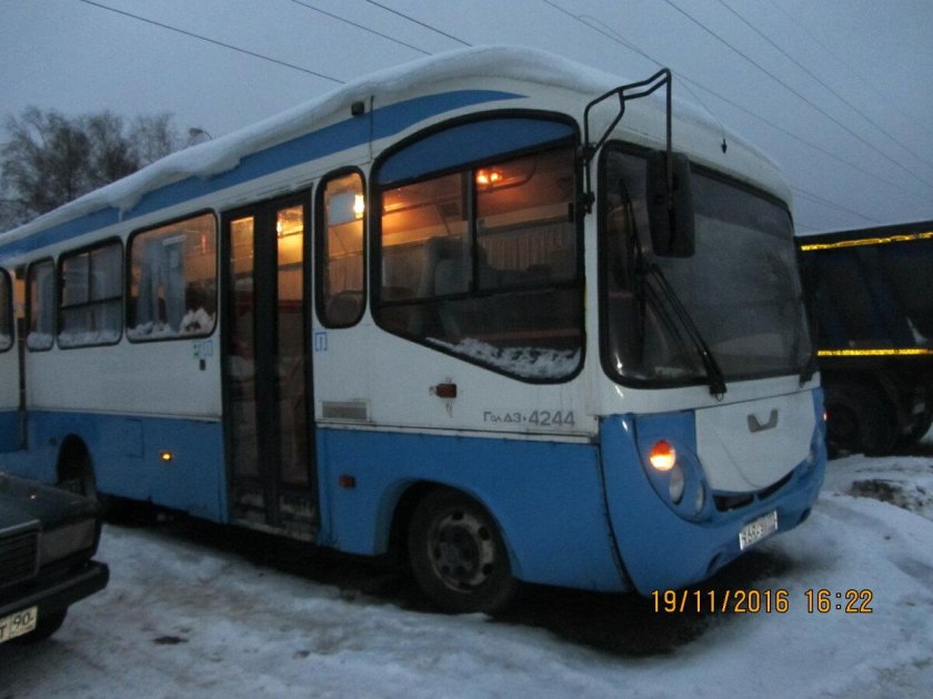 Автобус ГОЛАЗ 4244