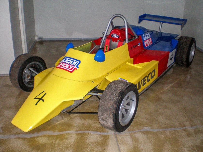 Эстония 21 машина