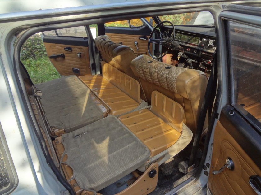 Волга ГАЗ 2402 универсал салон