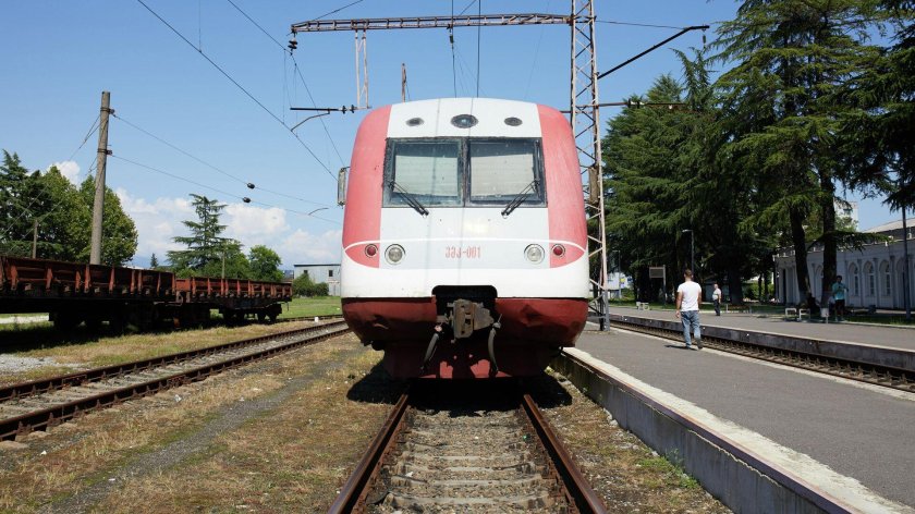 Поезд тбилиси озургети