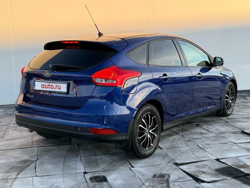 Синий форд фокус