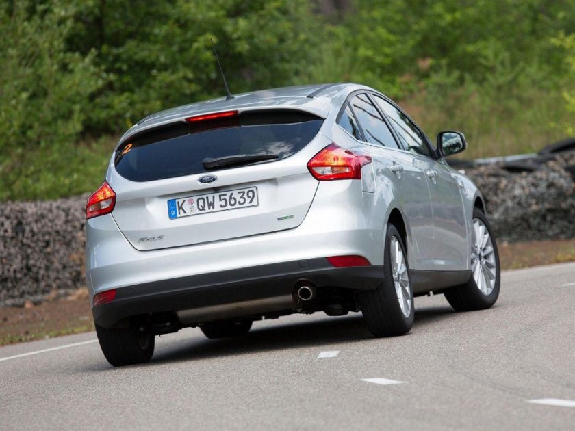 Форд фокус 3 зад