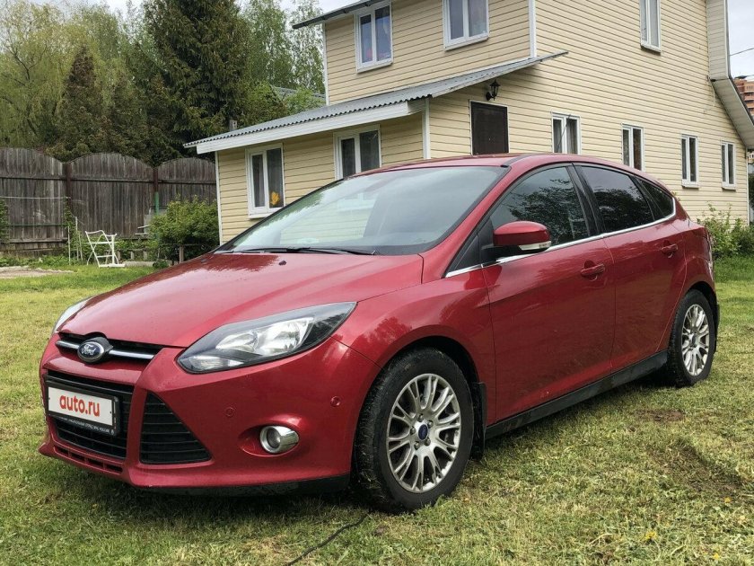 Ford Focus 3 красный