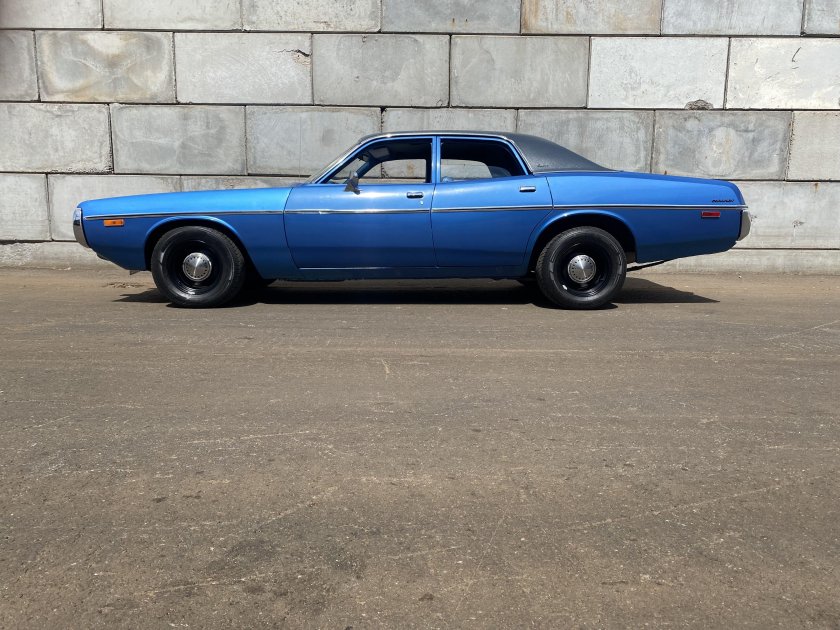 Dodge coronet 1975