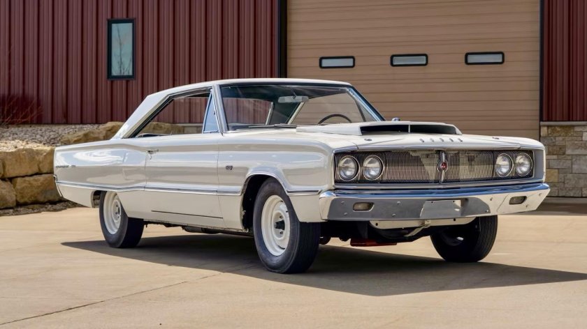 Dodge hemi coronet 500 (1966)