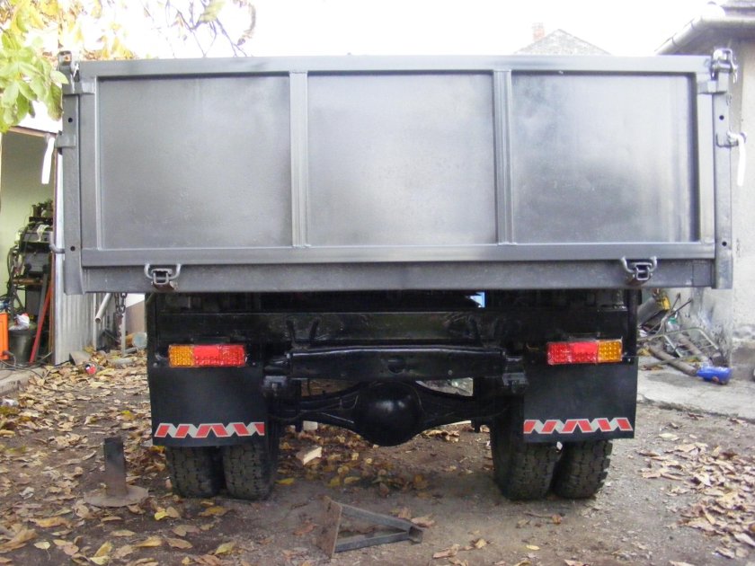 ГАЗ 3309 сзади