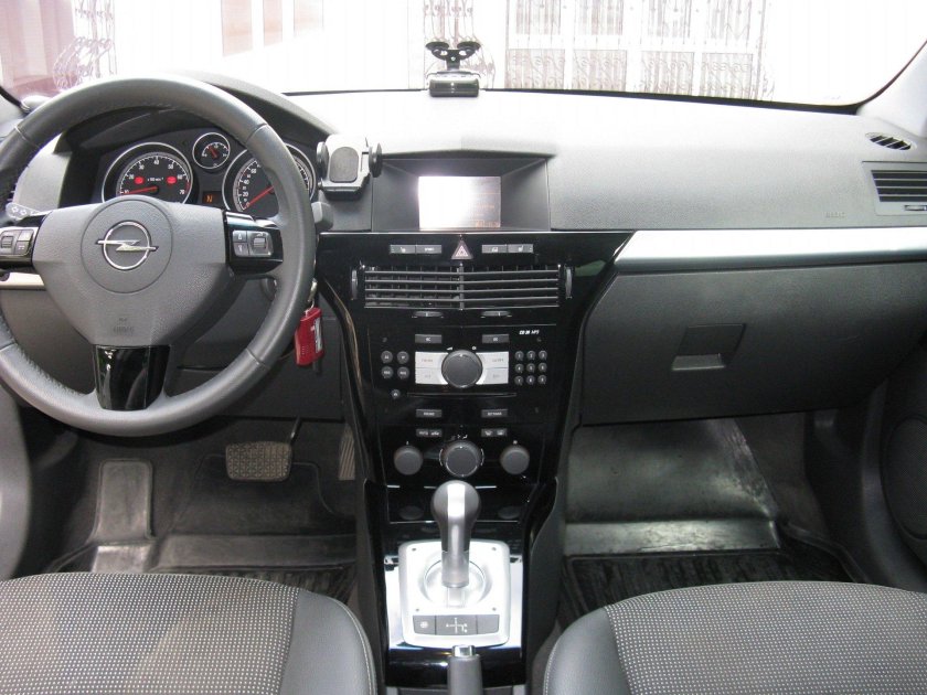 Opel Astra h 2007 салон