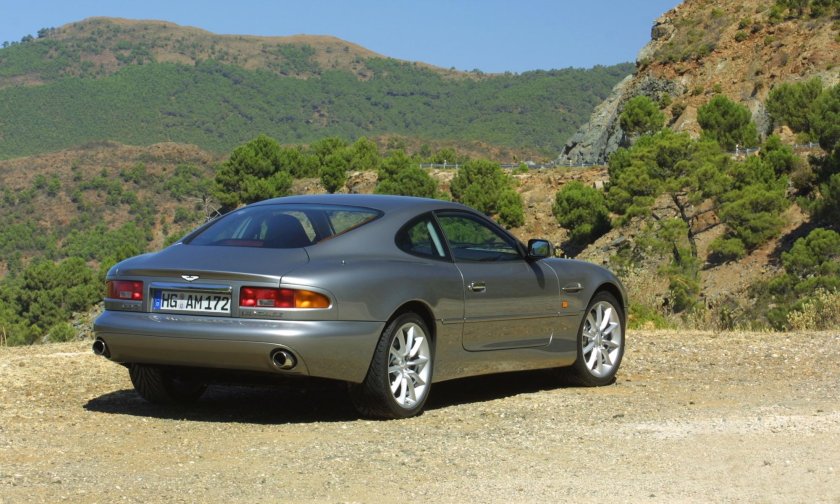 Астон Мартин 1999