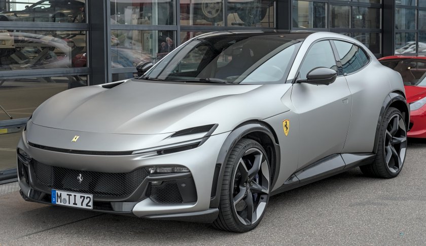 Кроссовер ferrari purosangue