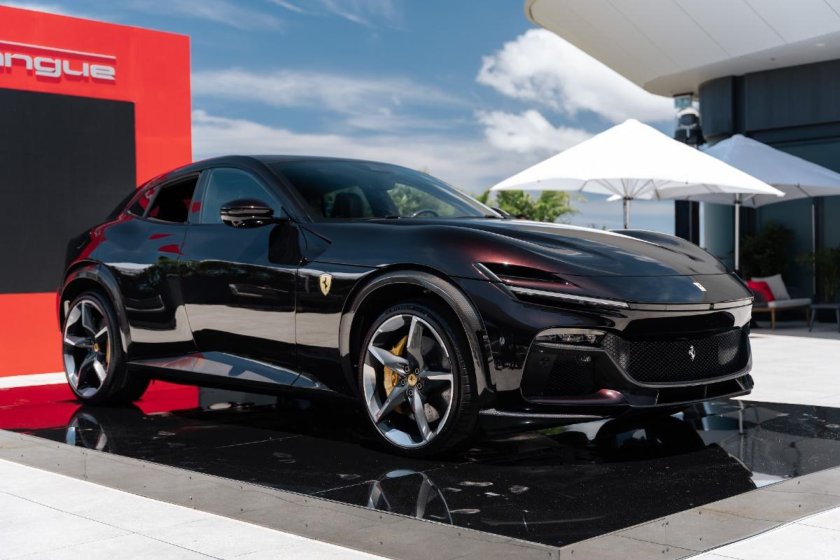 Феррари SUV Purosangue