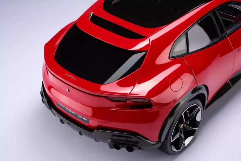 Кроссовер Феррари Purosangue