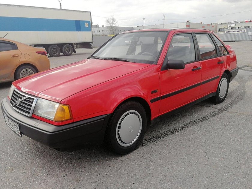 Volvo 440 1990