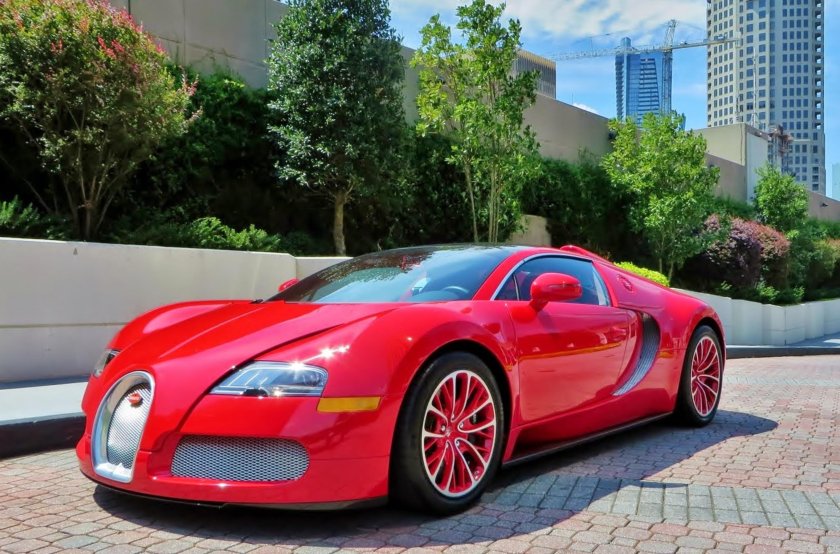 Бугатти красная