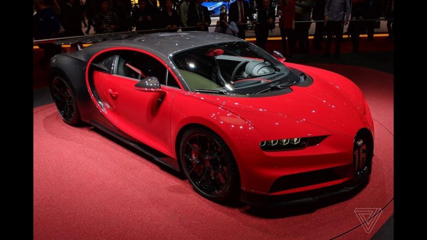 Бугатти ЧИРОН красная