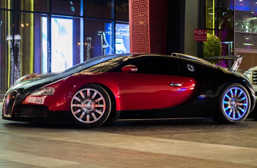 Бугатти Вейрон черная