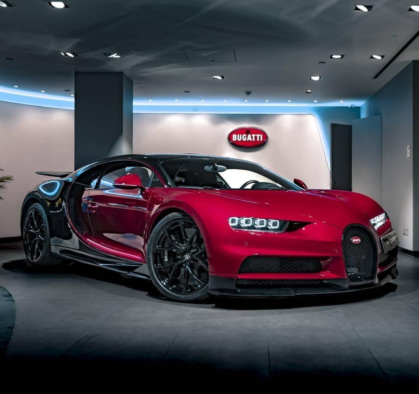 Бугатти Шерон 2021 красный