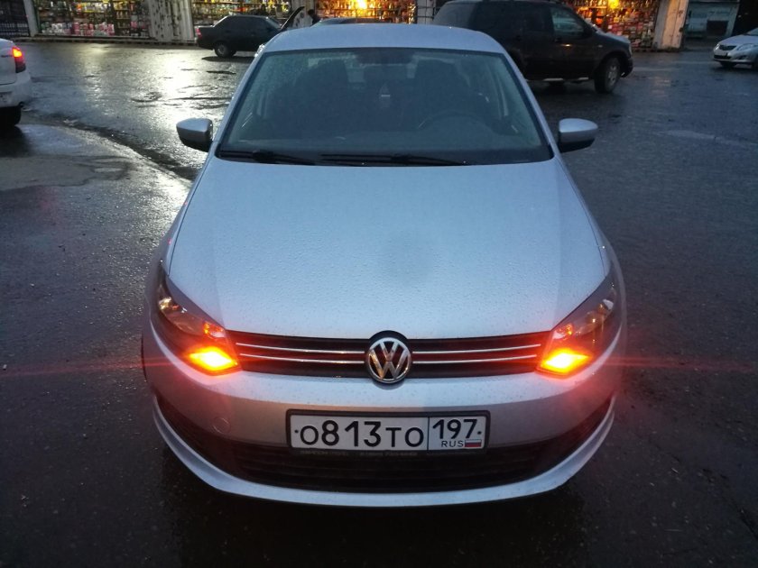 Габаритные огни Фольксваген поло седан 2011
