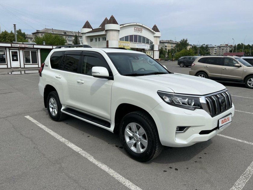 Тойота Прадо 150 белый