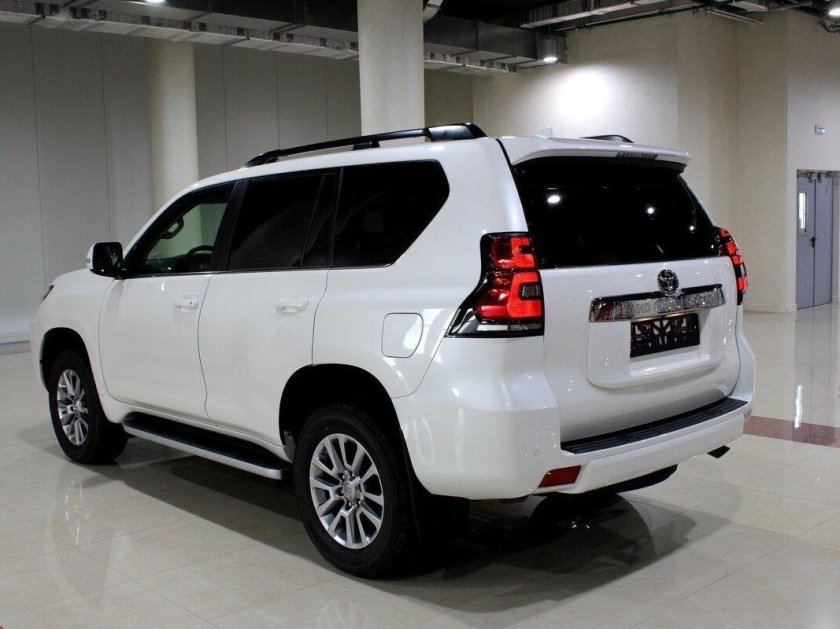 Toyota Land Cruiser Prado 2020 белый