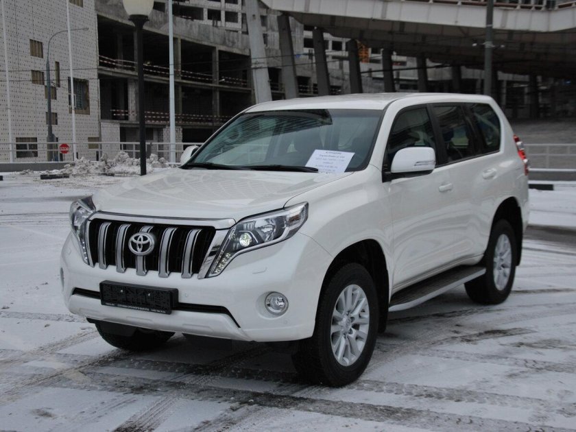 Тойота ленд Крузер 150 белый