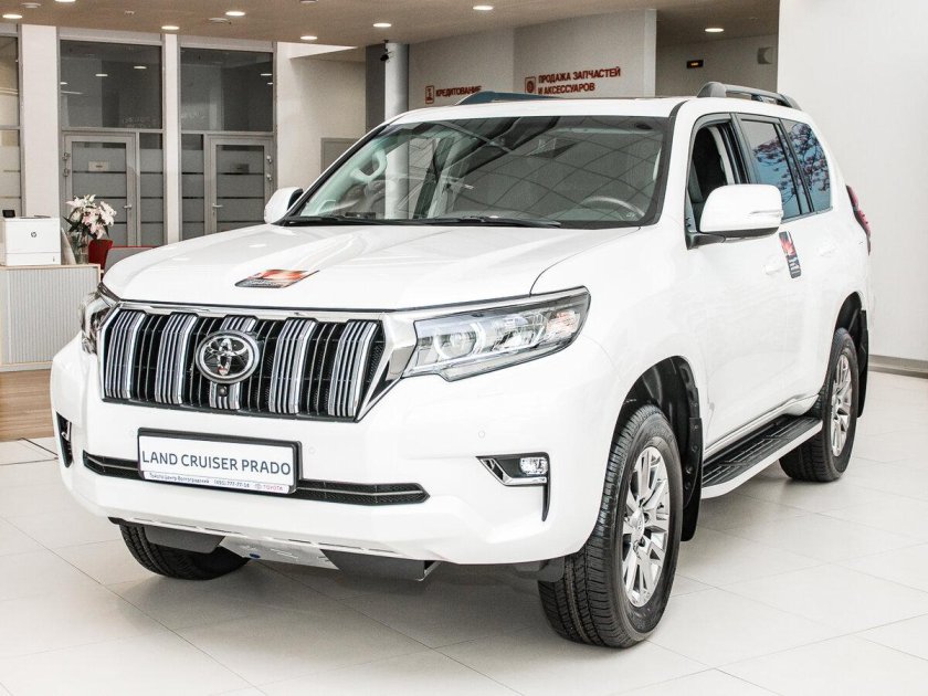 Тойота ленд Крузер 150 белый